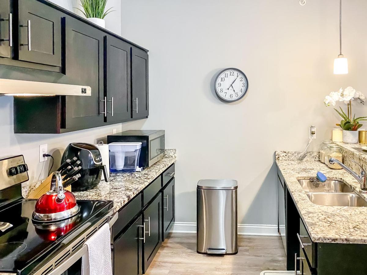 Full Kitchen,King,W/D,Netflix,2 Smart Tvs,Parking Appartement Louisville Buitenkant foto