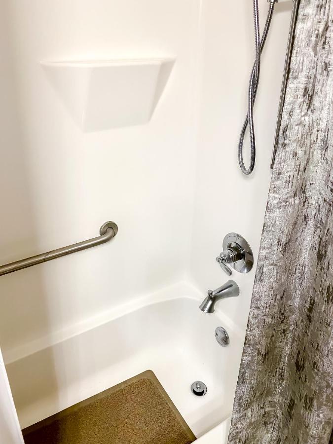 Full Kitchen,King,W/D,Netflix,2 Smart Tvs,Parking Appartement Louisville Buitenkant foto